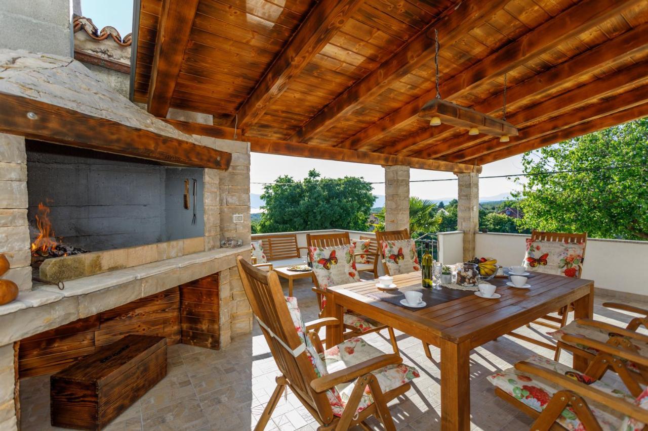 Rustic Apartment Evelin Đảo Krk Ngoại thất bức ảnh