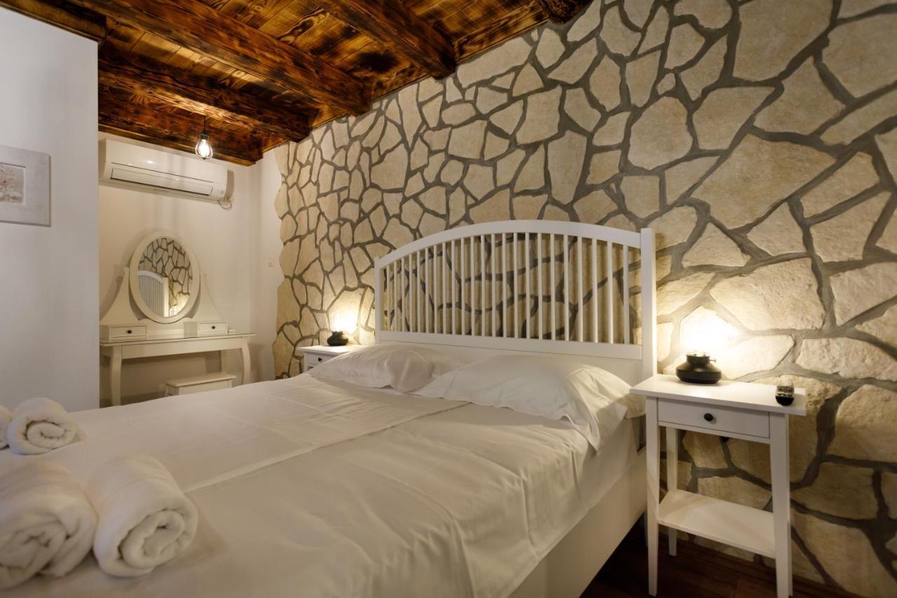 Rustic Apartment Evelin Đảo Krk Ngoại thất bức ảnh