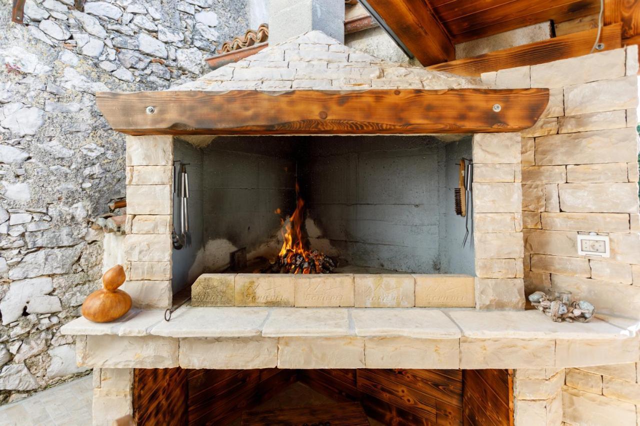 Rustic Apartment Evelin Đảo Krk Ngoại thất bức ảnh