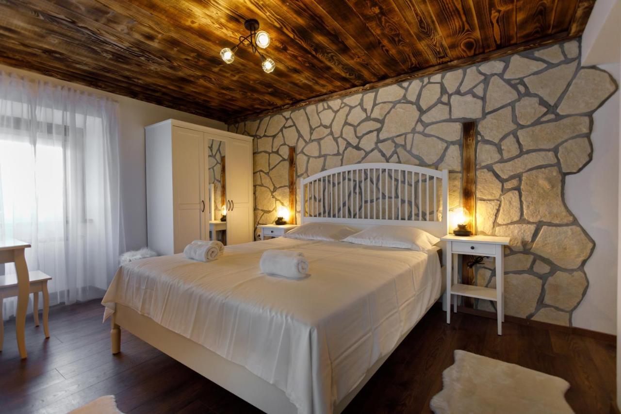 Rustic Apartment Evelin Đảo Krk Ngoại thất bức ảnh