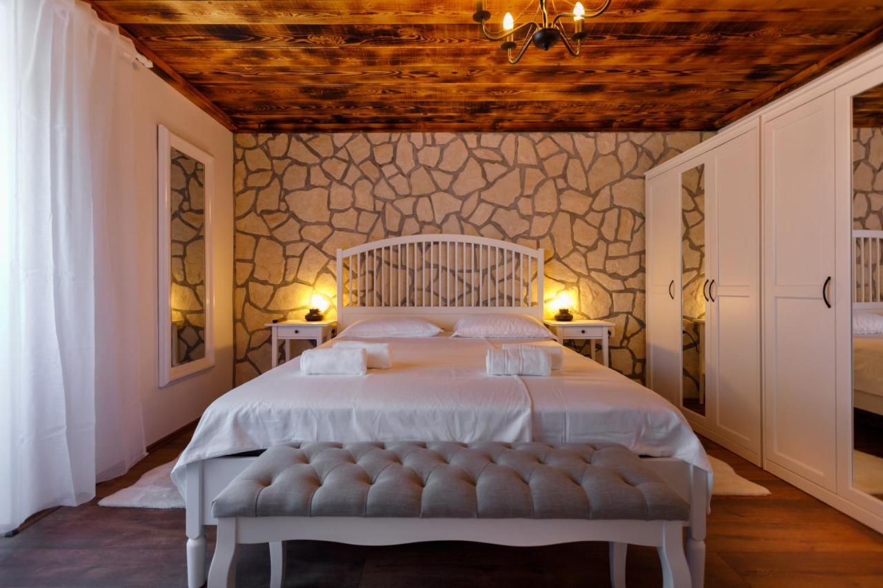 Rustic Apartment Evelin Đảo Krk Ngoại thất bức ảnh