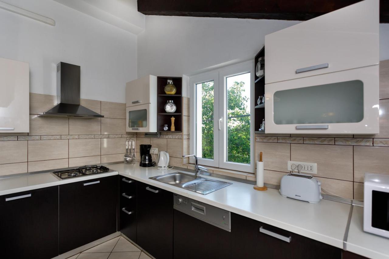 Rustic Apartment Evelin Đảo Krk Ngoại thất bức ảnh