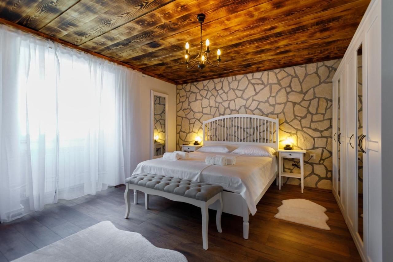 Rustic Apartment Evelin Đảo Krk Ngoại thất bức ảnh