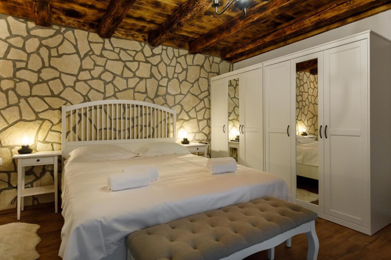 Rustic Apartment Evelin Đảo Krk Ngoại thất bức ảnh
