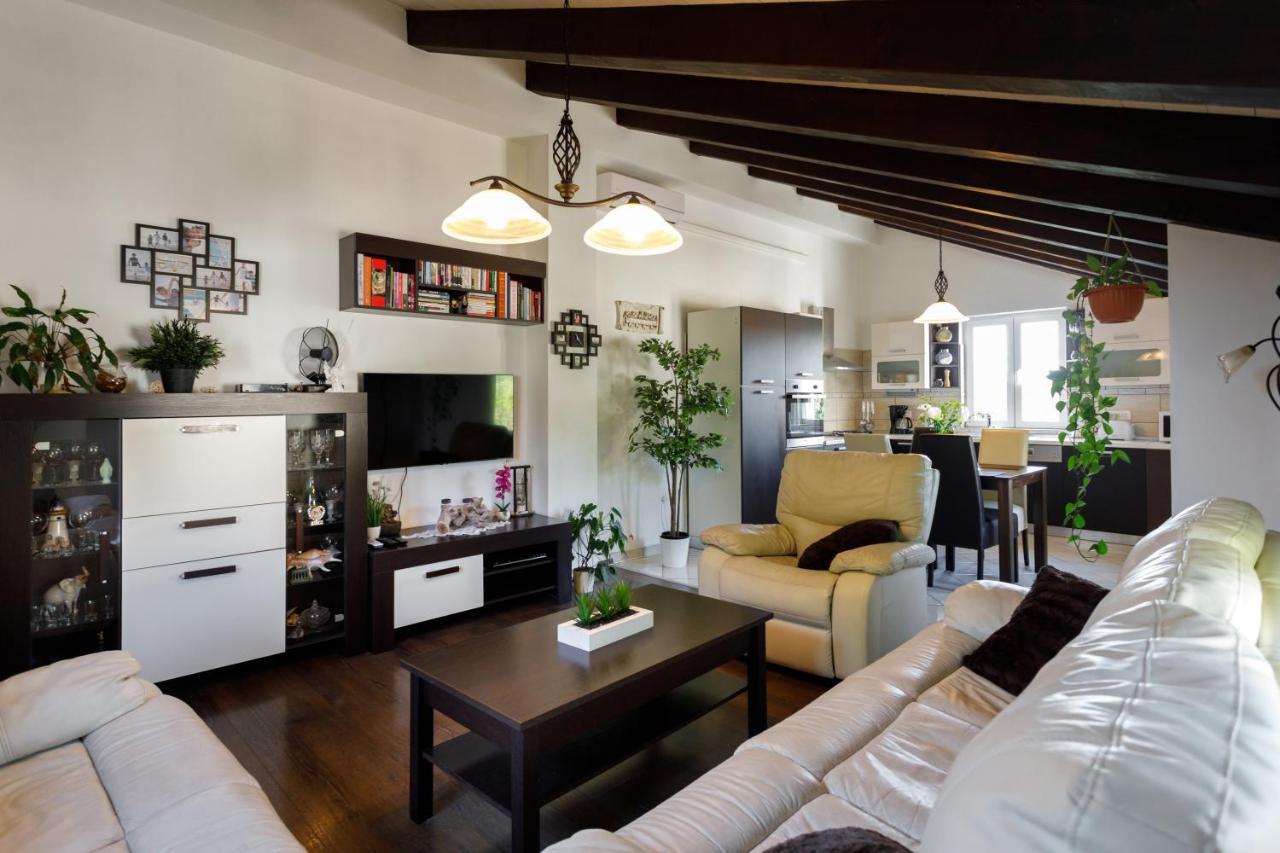 Rustic Apartment Evelin Đảo Krk Ngoại thất bức ảnh