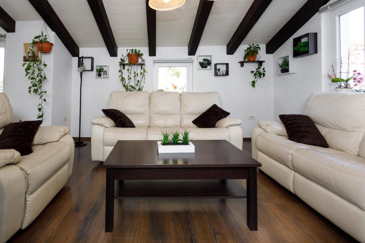 Rustic Apartment Evelin Đảo Krk Ngoại thất bức ảnh