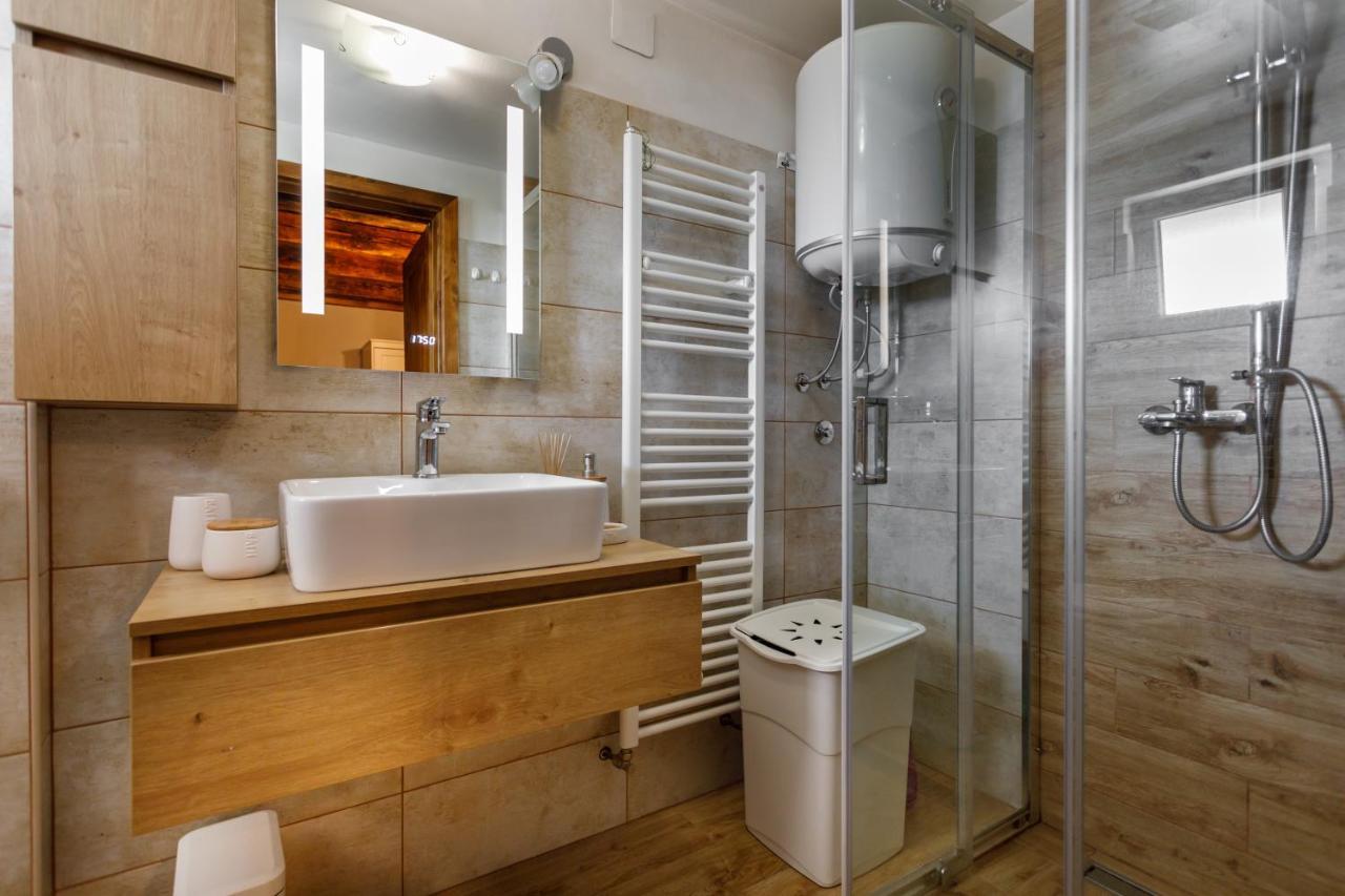 Rustic Apartment Evelin Đảo Krk Ngoại thất bức ảnh