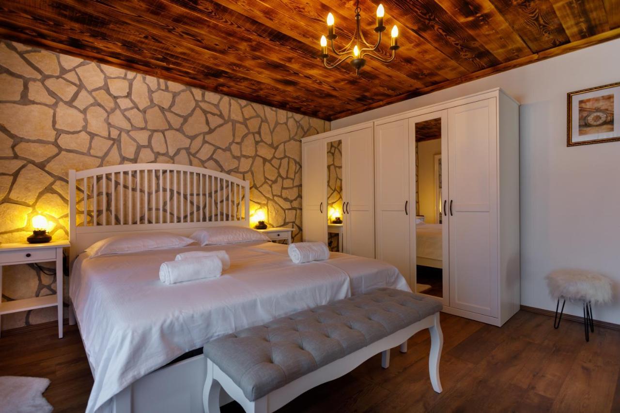 Rustic Apartment Evelin Đảo Krk Ngoại thất bức ảnh
